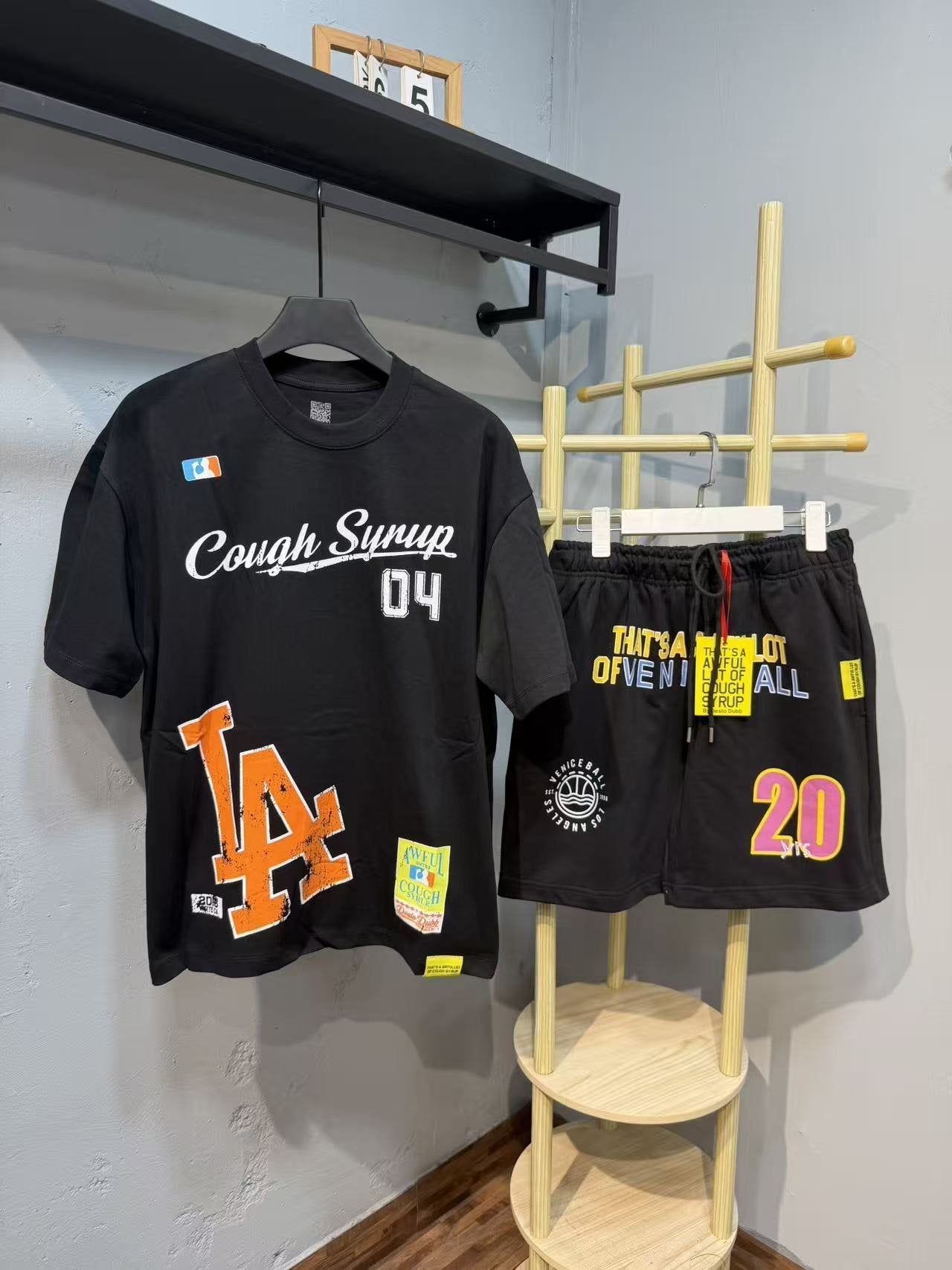 THAT'S A AWFUL LOT OF COUGH SYRUP LA Graphic Short-Sleeve Set — context