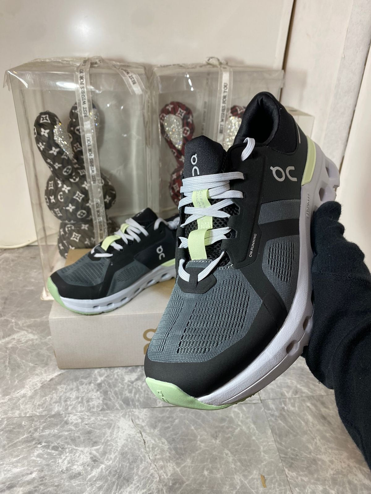 On Cloudrunner 2 Sneaker Shadow Lima