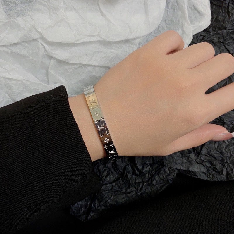 18K Louis Vuitton Vintage Gold Bracelet