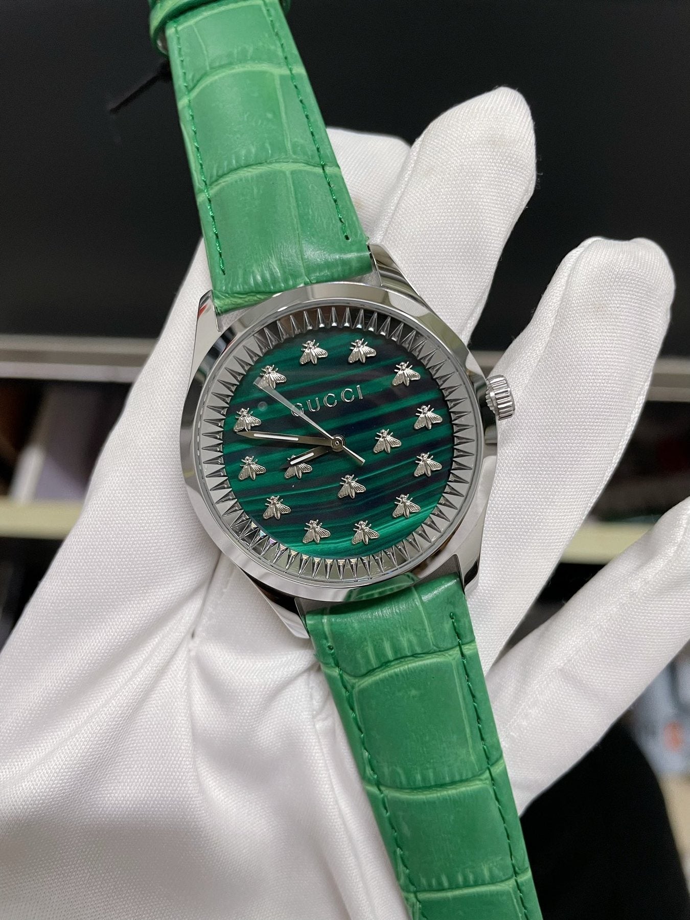 Gucci Green Bee Dial Watch — front