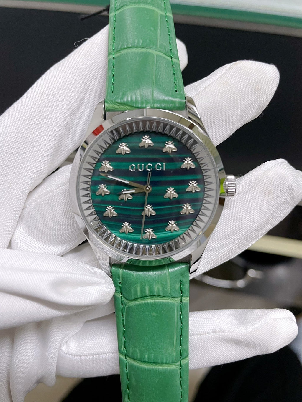 Gucci Green Bee Dial Watch — hero