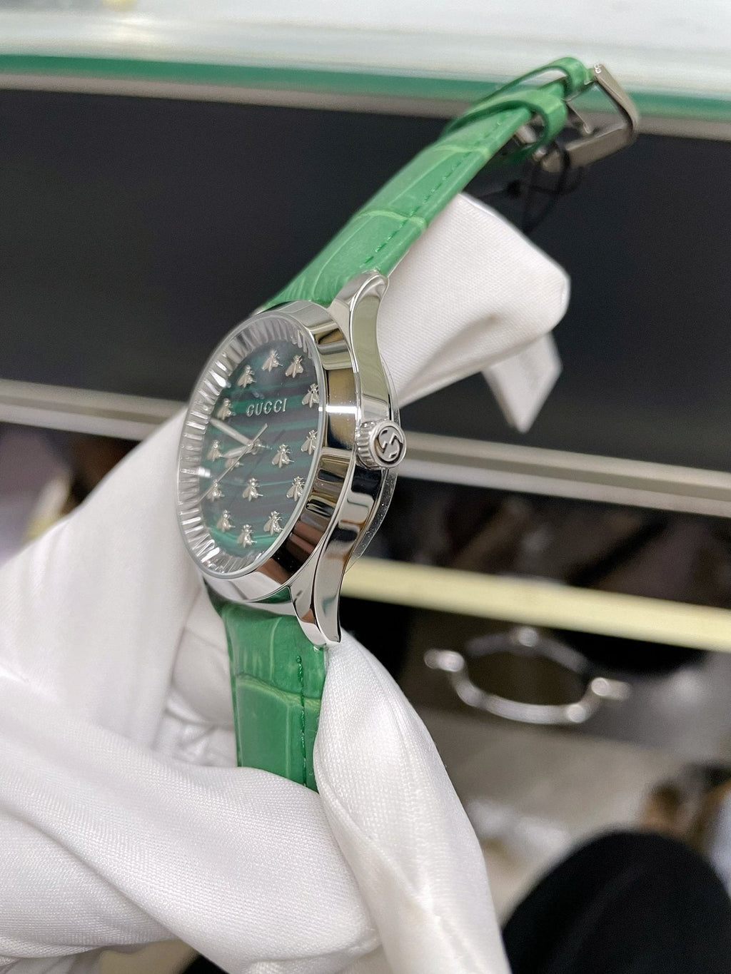 Gucci Green Bee Dial Watch — side