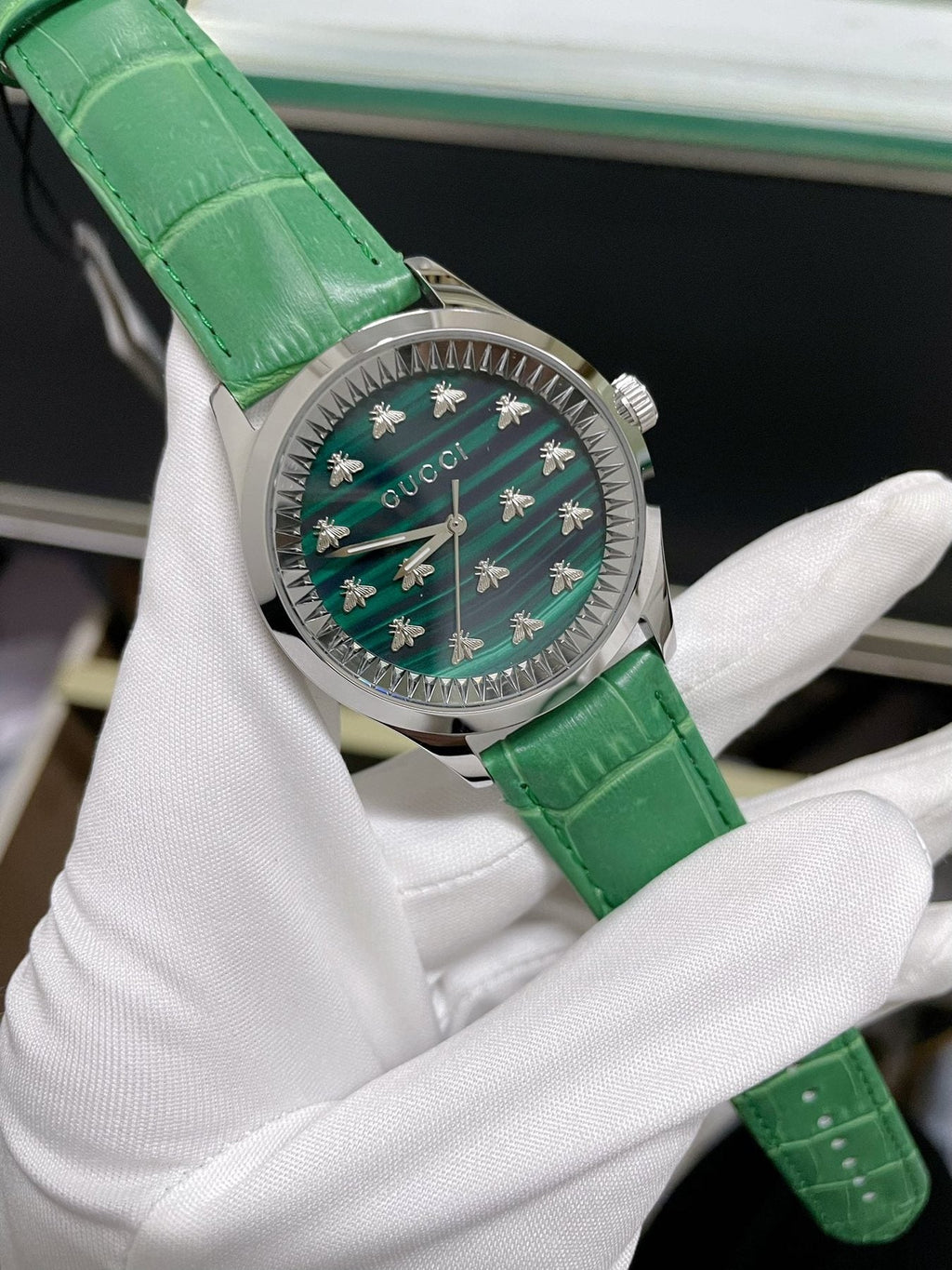 Gucci Green Bee Dial Watch — front