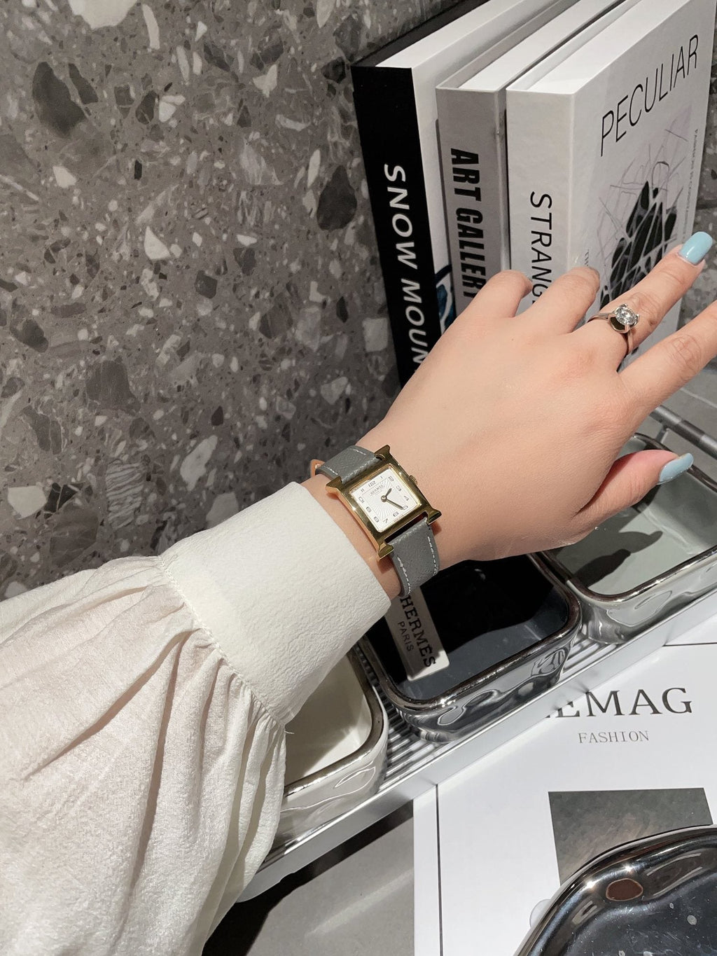Hermès Gold Brown Strap Watch — hero