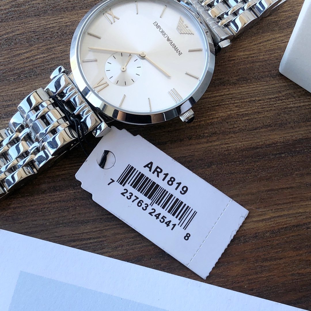 EMPORIO ARMANI White Dial Bracelet Watch — detail
