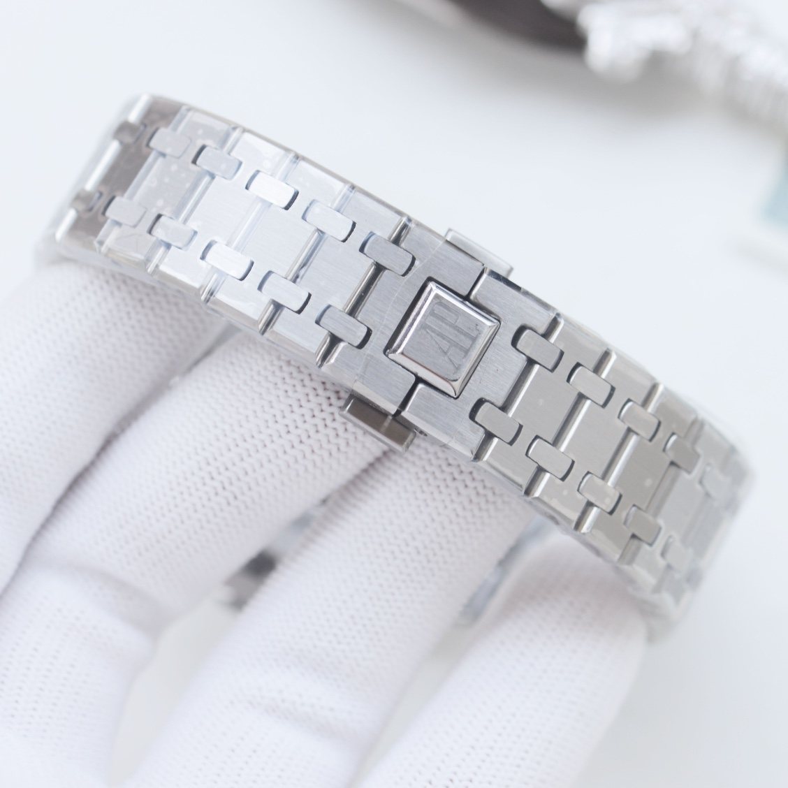 Audemars Piguet Silver White Blue Dial Bracelet Watch — detail