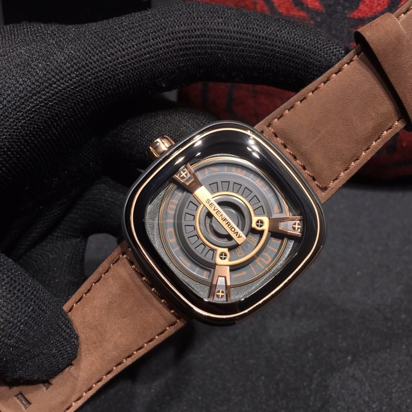 SEVENFRIDAY Gray Dial Leather Strap Watch — front
