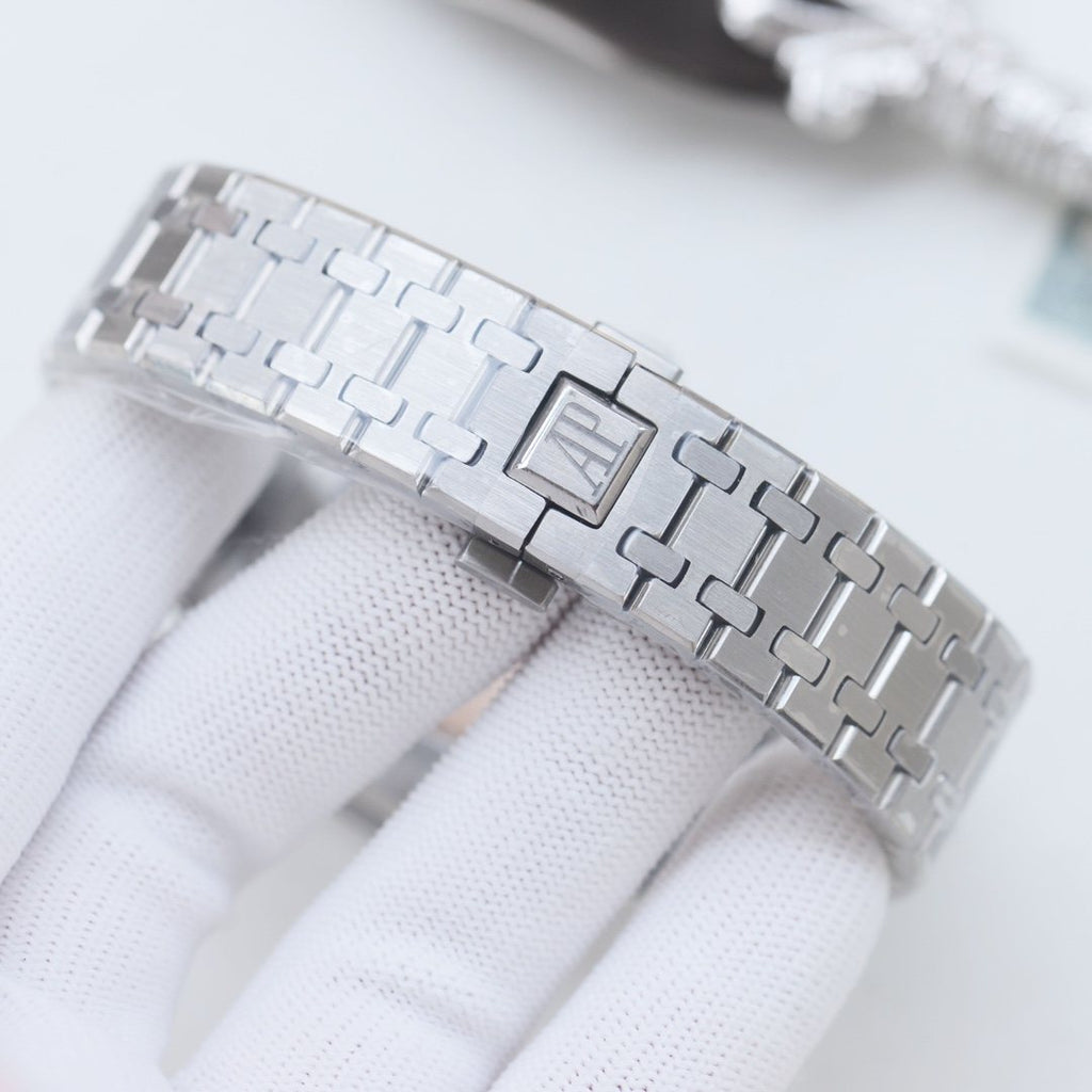 Audemars Piguet Silver Black Dial Bracelet Watch — detail