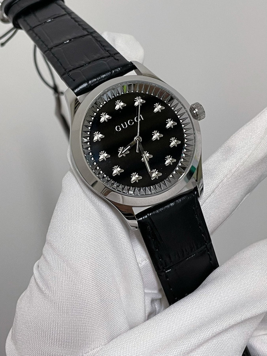 Gucci Black Bee Dial Watch — front