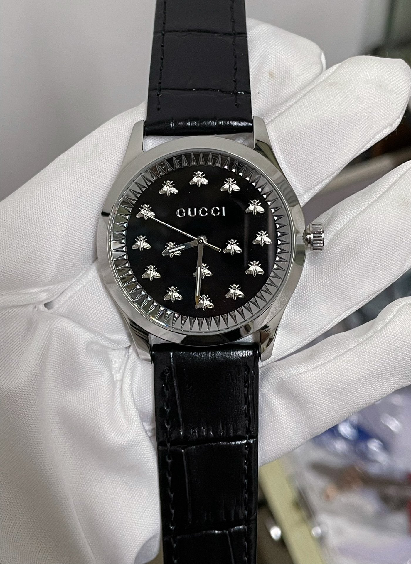 Gucci Black Bee Dial Watch — hero