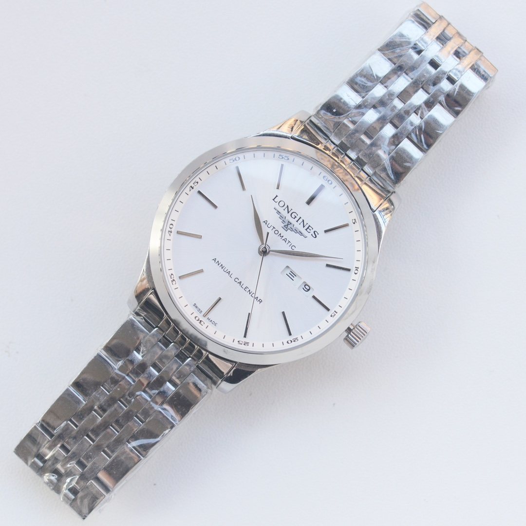Silver White Dial Bracelet Watch — hero