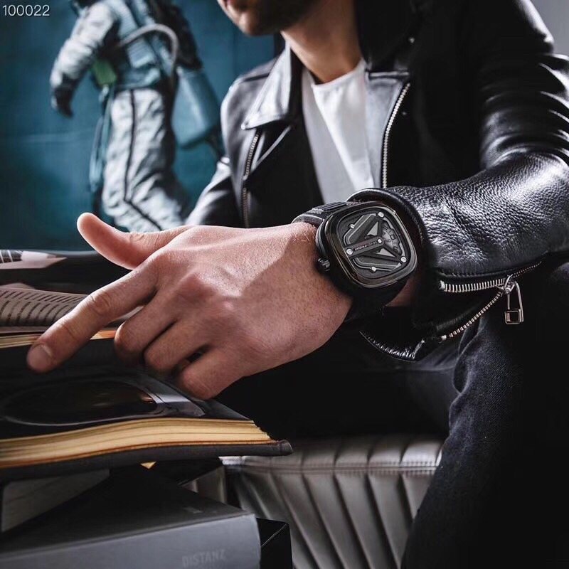 SEVENFRIDAY Black Gunmetal Y-Wing Watch — model