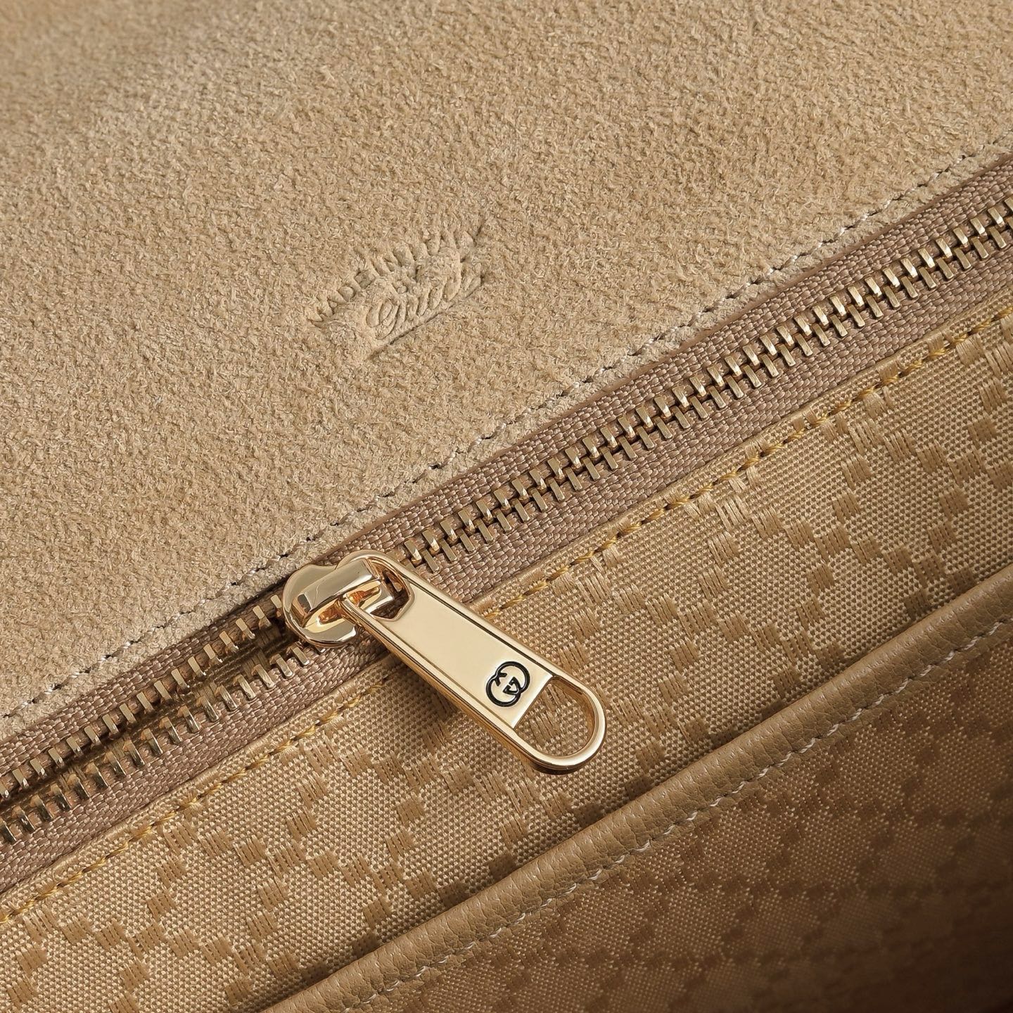 Gucci Generation GG Paparazzo Large Top Handle Bag